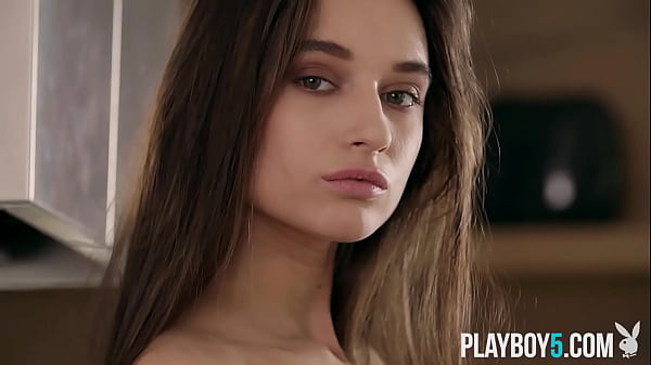 Incredibly gorgeous brunette alive today is Ukrainian beauty Gloria Sol