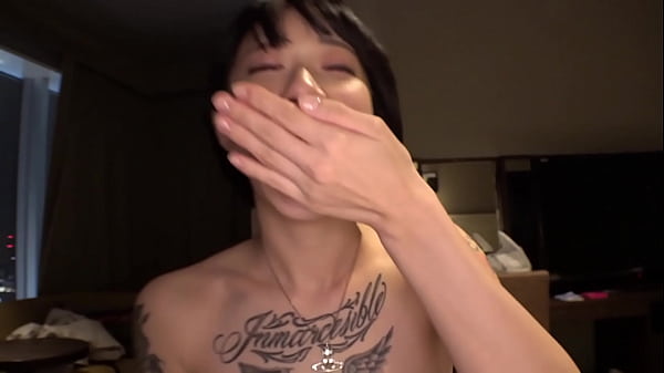 ゆうきちゃんは上に乗り腰を動かし激ビスするゆうきちゃん。 今度は正常位で激ピスすると「イクッ～、イッチャウ～、ダスゥ～もう、ビジャ～ビジャ～」と気持ちよくなっていました。  