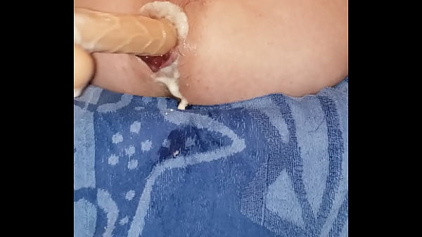 Dildo deep causes massive creampie
