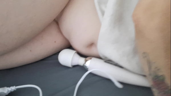 Vivi GUedez - O amigo chegou devagar e passando a m&atilde;o na coroa rabuda. 