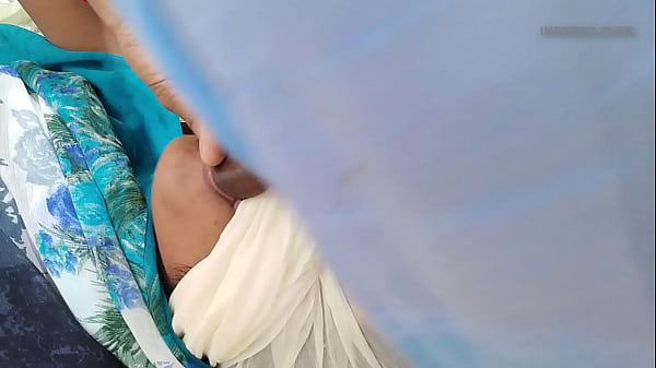 मैंने अपना लंड उसकी चूत में डालने के लिए तैयार 