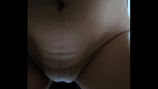 Mi amiga me pide cogerla en cuatro patas duro y sin condon 