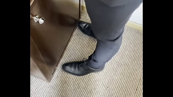 TEASER " je me suis tap&eacute; le r&eacute;ceptionniste d&rsquo;un h&ocirc;tel " Je commence ... 