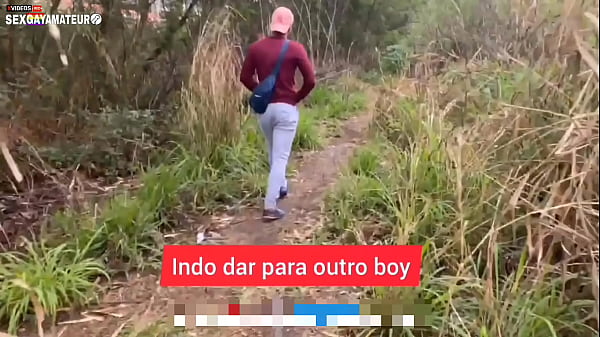 LEVEI O BOY QUE CONHECI NO METRO PARA TRANSAR NO PARQUE 