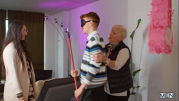 Bareback / MEN / www.sexmen.com/pinata