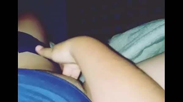 Mi novia masturbandose