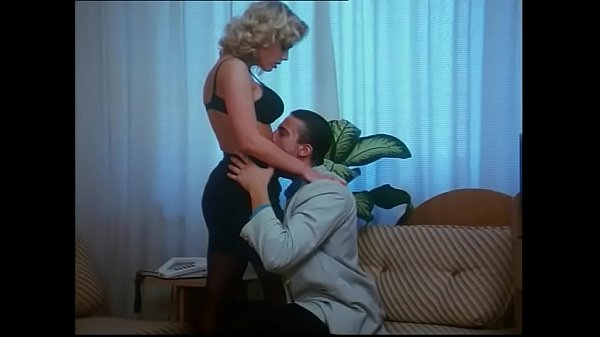 Kelly Trump in Lezioni Anali per nuove generazioni di Porcelline. Lei &egrave; la vera regina dell'Anal.  