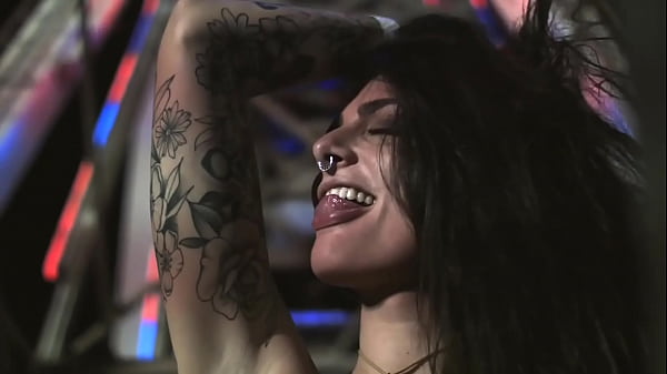 COMPILADO DE CENAS DE ATRIZ PORN&Ocirc; BRASILEIRA TATUADA