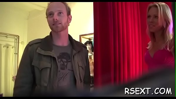 Chick gets mouth drilled 