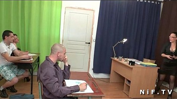 French amateur brunette hard fucked in threesome