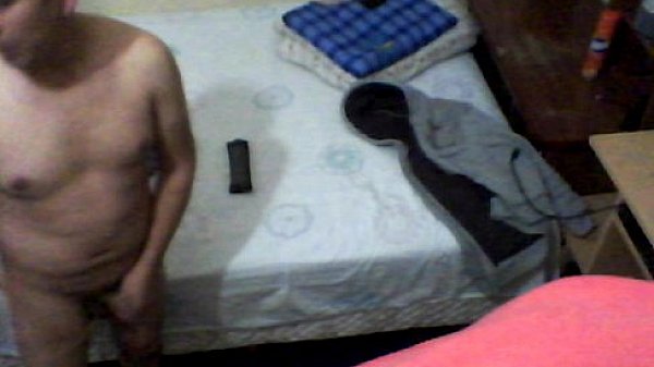 Hombre Intenta Masturbarse