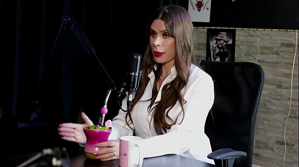 Faz domina&ccedil;&atilde;o, teve um fetiche do homem se vestir de mulher, a diferen&ccedil;a dos relacionamentos, e a sua mentoria... - Pati Ferraz (WATCH ON: SHEER/RED)