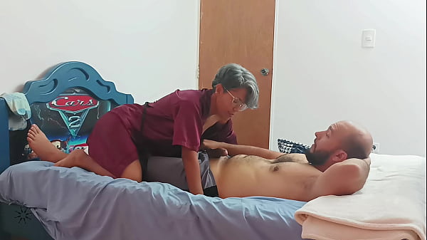 I fuck my stepmother's boyfriend, I secretly record him so he can see how perverted he is - Porn in Spanish.