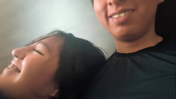 Mi amiga cristiana de 18 a&ntilde;os quiere sacarme leche, su novio piensa que esta estudiando en la universidad, pero ella se falta para tener SEXO conmigo