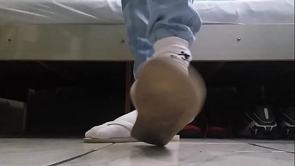 Nossa calcei essas Havaianas com meias e me deu um puta tes&atilde;o Karaii. 2 Parte 