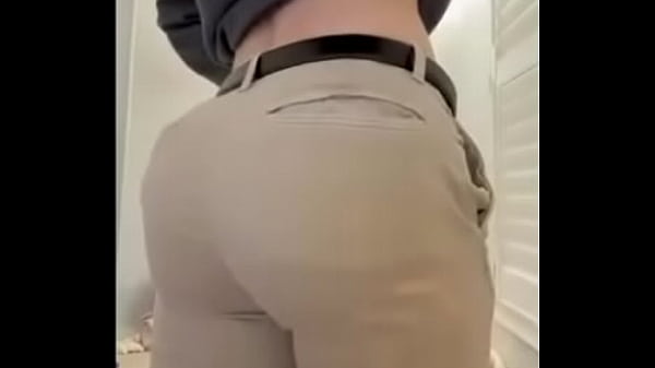 Otro video probandome pantalones en el Shopping. Es el mismo pantalon que lo muestro mejor a ver que les parece