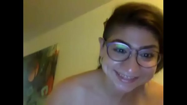 Hot amateur plays nice pussy