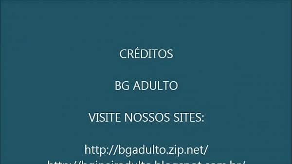 PUNHETA DENTRO DA PISCINA 