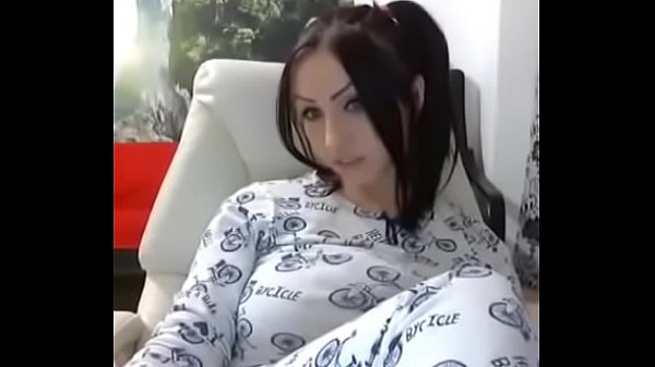 Big boobs beauty in pajamas on cam 
