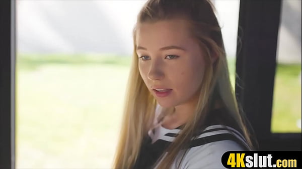 Futuristic groupsex experience in virtual reality