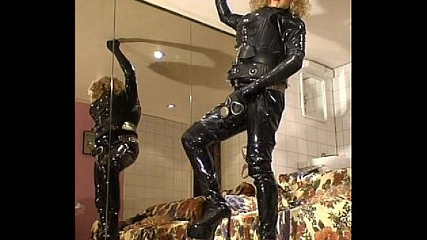 Roxina2005RubberDollInLatexLeather191105.MPG