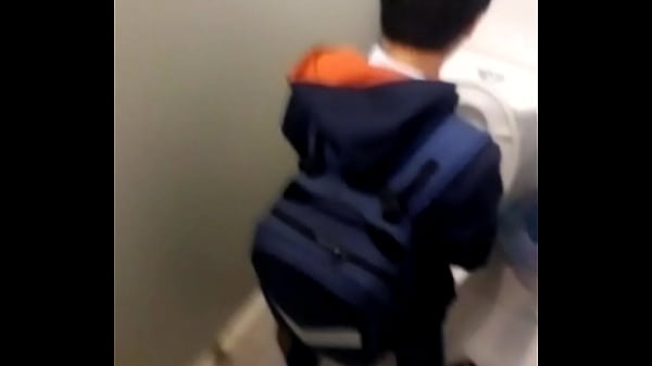 Quay len em sinh vien di te