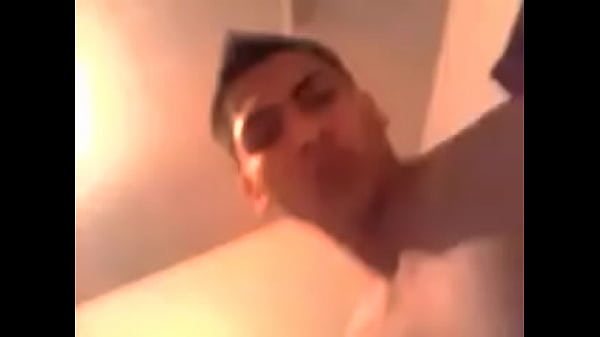 me playong around ;) ( yo jalandome la verga ;) pensando en culotes )