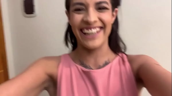 Capoeira pede aplicativo e compartilhar corrida com novinha - lady milf - COMPLETO NO RED