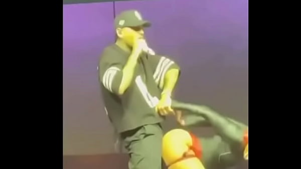 BBC R&B Singer & Caked Up Dancer Getting Freaky