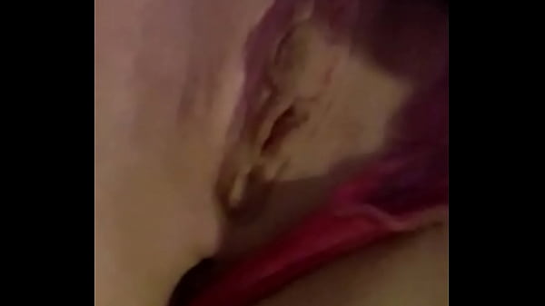 Joven mostrando la vagina