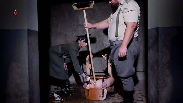 Vollbusige behaarte Schlampe wird auf extrem erniedrigende Art und Weise penetriert (TRAILER)  