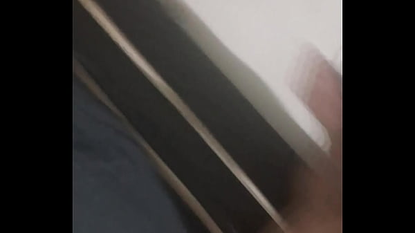 Kleber Gozando - Acordei com um tes&atilde;o,querendo uma buceta mais t&aacute; dif&iacute;cil arrumar uma pra comer 