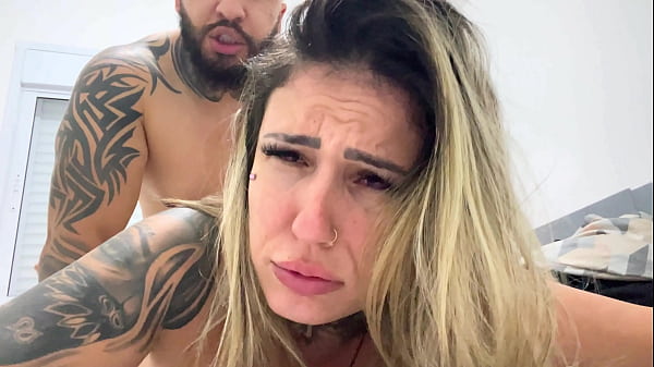 Falei pra ele que eu n&atilde;o queria da o cu pq sou virgem ! Mais ele colocou no meu cu e sem camisinha e quis gozar dentro . Meu cuzinho estava todo molhado e babado