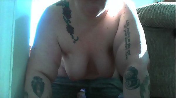 fucks her mouth while she wiggles her ass