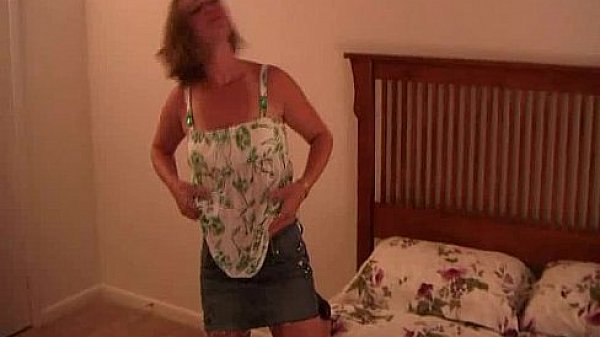 Hot Amateur Milf Tessa Nervously Masturbates on Cam - DarlingCams.com