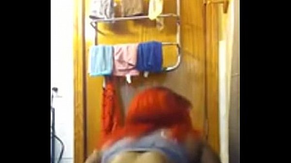 Big Booty Girl Twerks Her Pants off