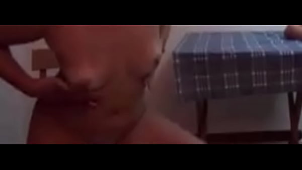 Me encanta tocarme y masturbarme mientras estoy sola.