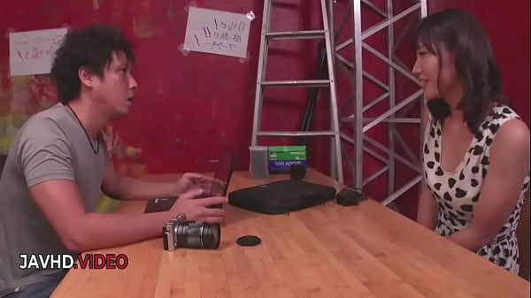 Sultry Japanese Wife Enjoys Passionate Night with Lover