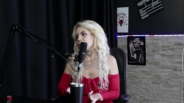 Uma atriz porn&ocirc; se assustou quando ela fez prolapso anal e todos os atores usam inje&ccedil;&atilde;o no pau pra ficar duro - Kyra Sex (SHEER/RED)