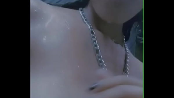 Chica se graba para su novio  