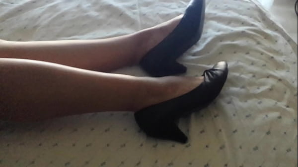 female feet in heels 