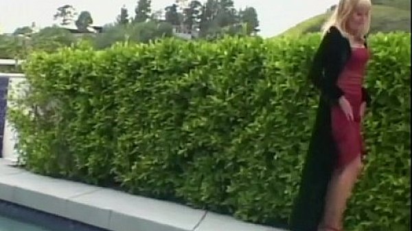 Pussy rubbing blonde granny babe