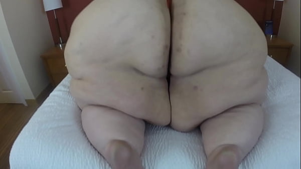 SSBBW Queen Nora on a Saturday afternoon