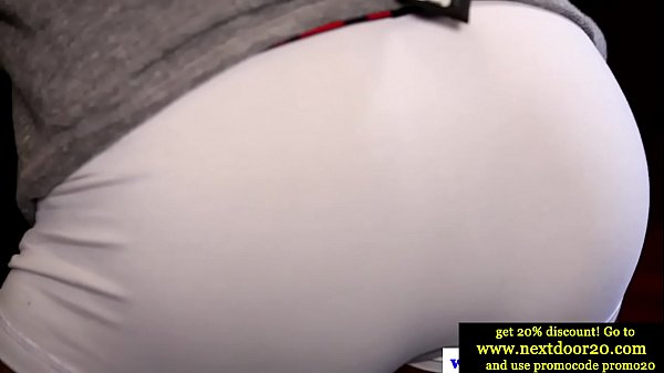 Amateur jocks sucks his boss in shower