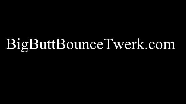 PAWG shakes her massive ass