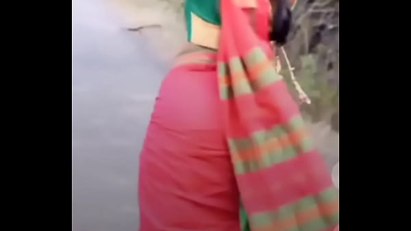 Navel show and shake