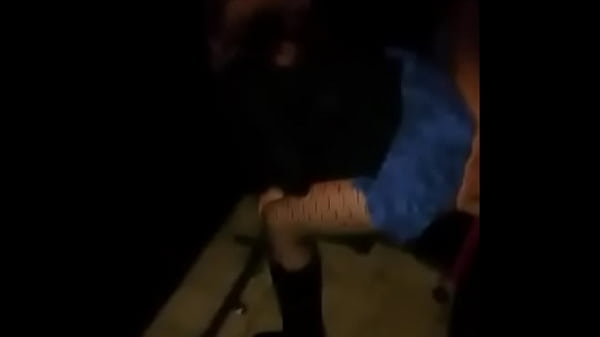 Madura mexicana en el gloryhole mientras su esposo graba