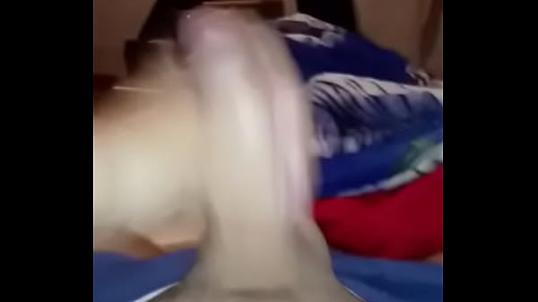 Amiguinho punhetando para mim  