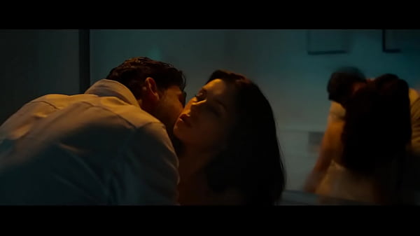 Michele Morrone e Anna‑Maria Sieklucka sex scene