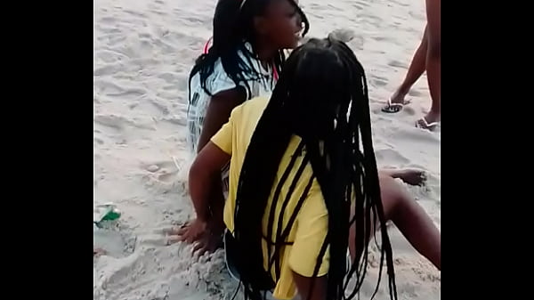 Putas alegres na praia para foderem  